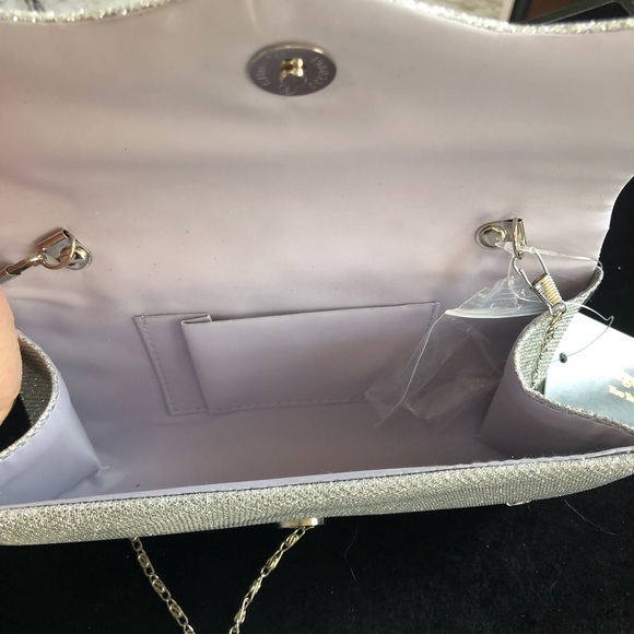 d’Margeaux Stunning Silver Clutch with Chain Strap - Picture 6 of 7